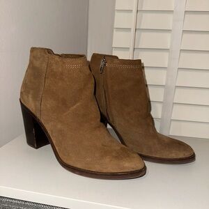Dolce Vita suede boots